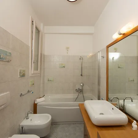 Housmart Sant'isaia 67/2 *